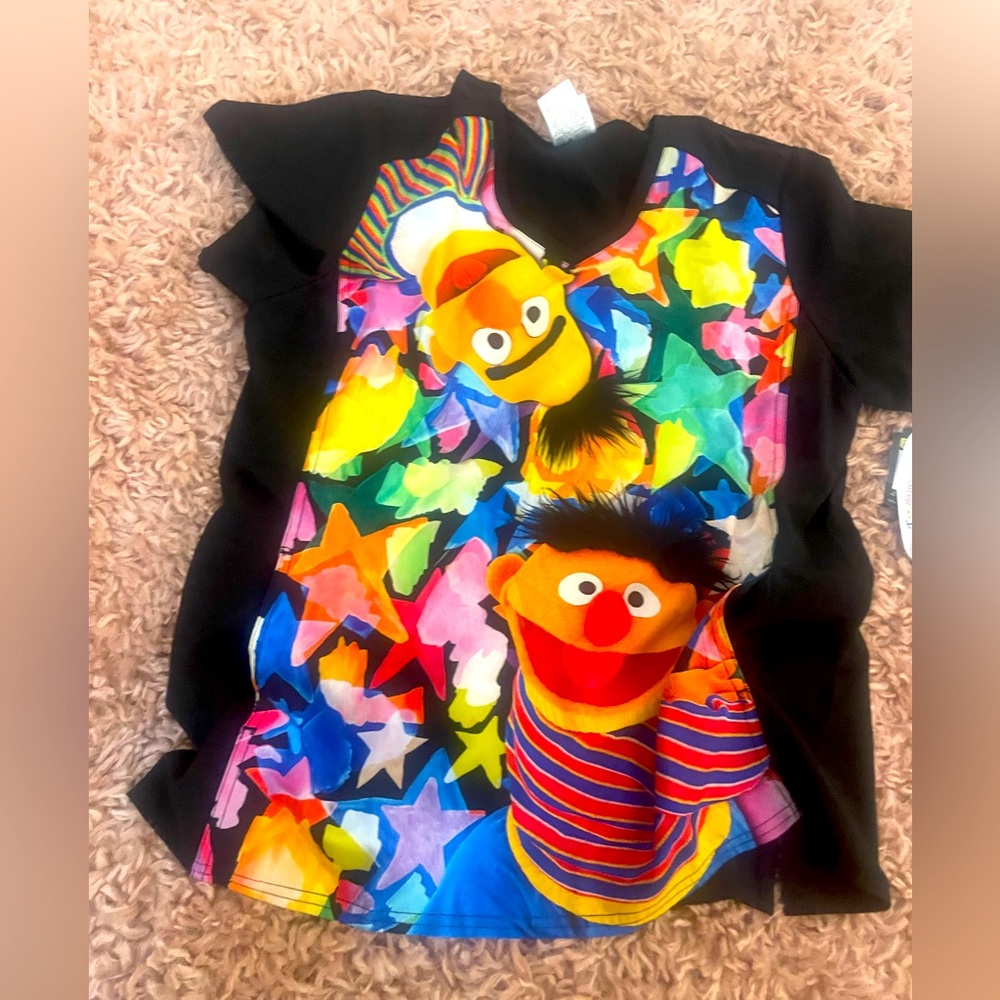Women’s Scrub Top Bert Ernie Tooniforms Size L
